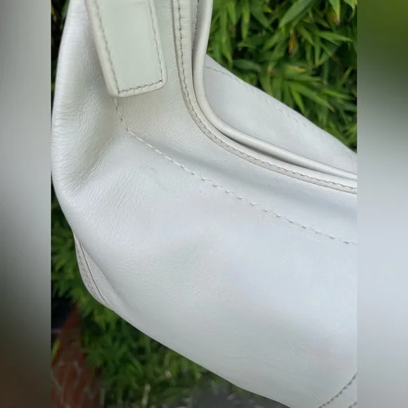 Coach Soho Large Ivory Glove Leather Hobo Shoulder Bag 9464 Y2K🔥 - Picture 9 of 15